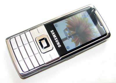 samsung_l700_02.jpg