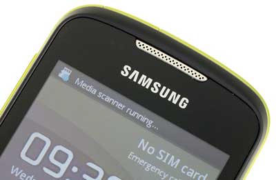 samsung_s5570_galaxy_mini_vs_sony_ericsson_xperia_x8_09.jpg